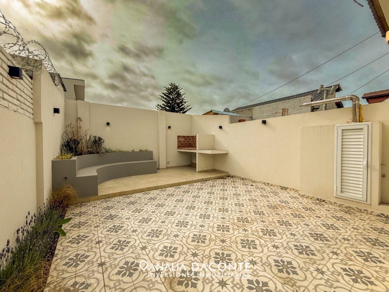 Duplex 4 amb con patio en Parque Luro