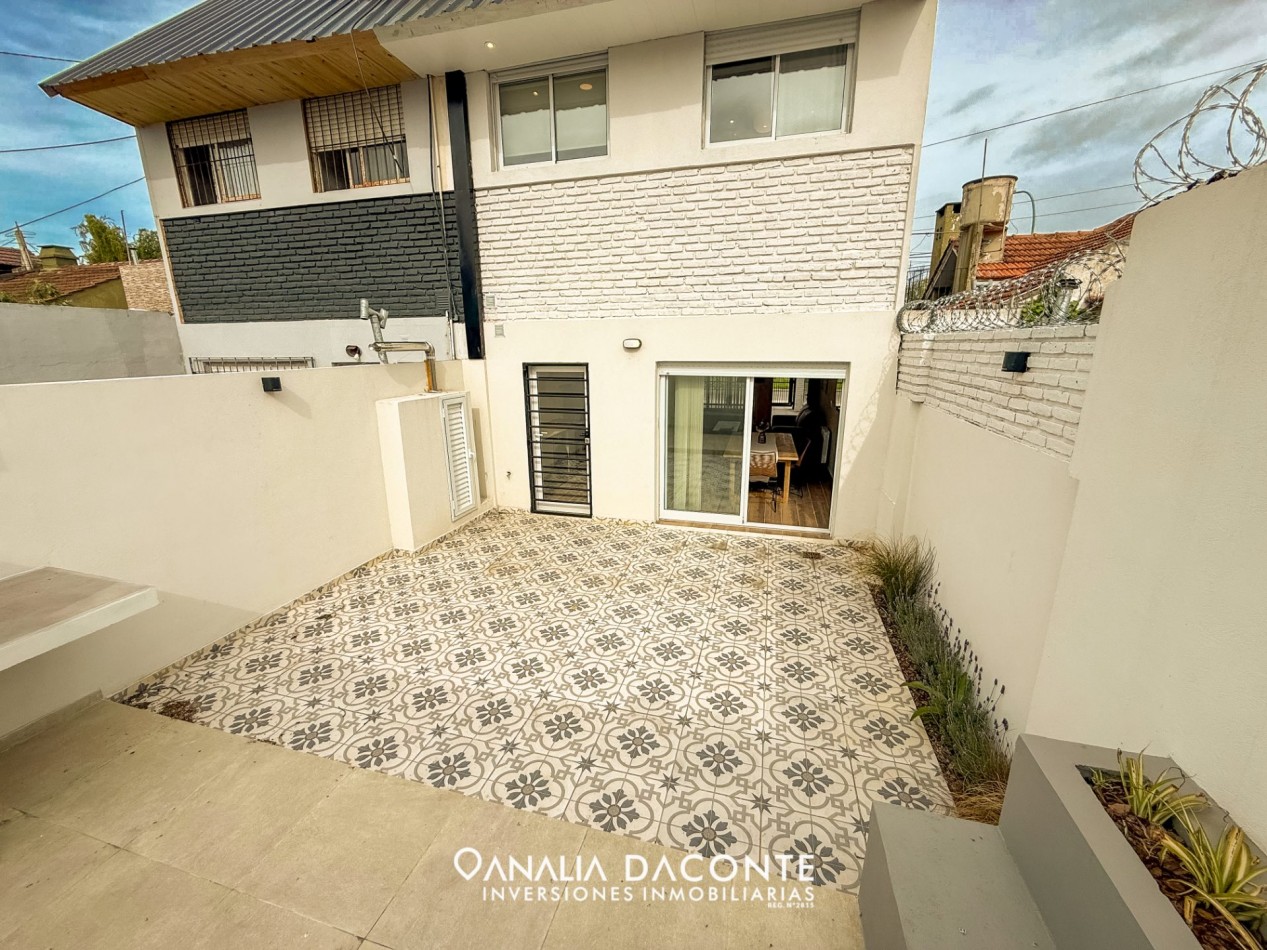 Duplex 4 amb con patio en Parque Luro