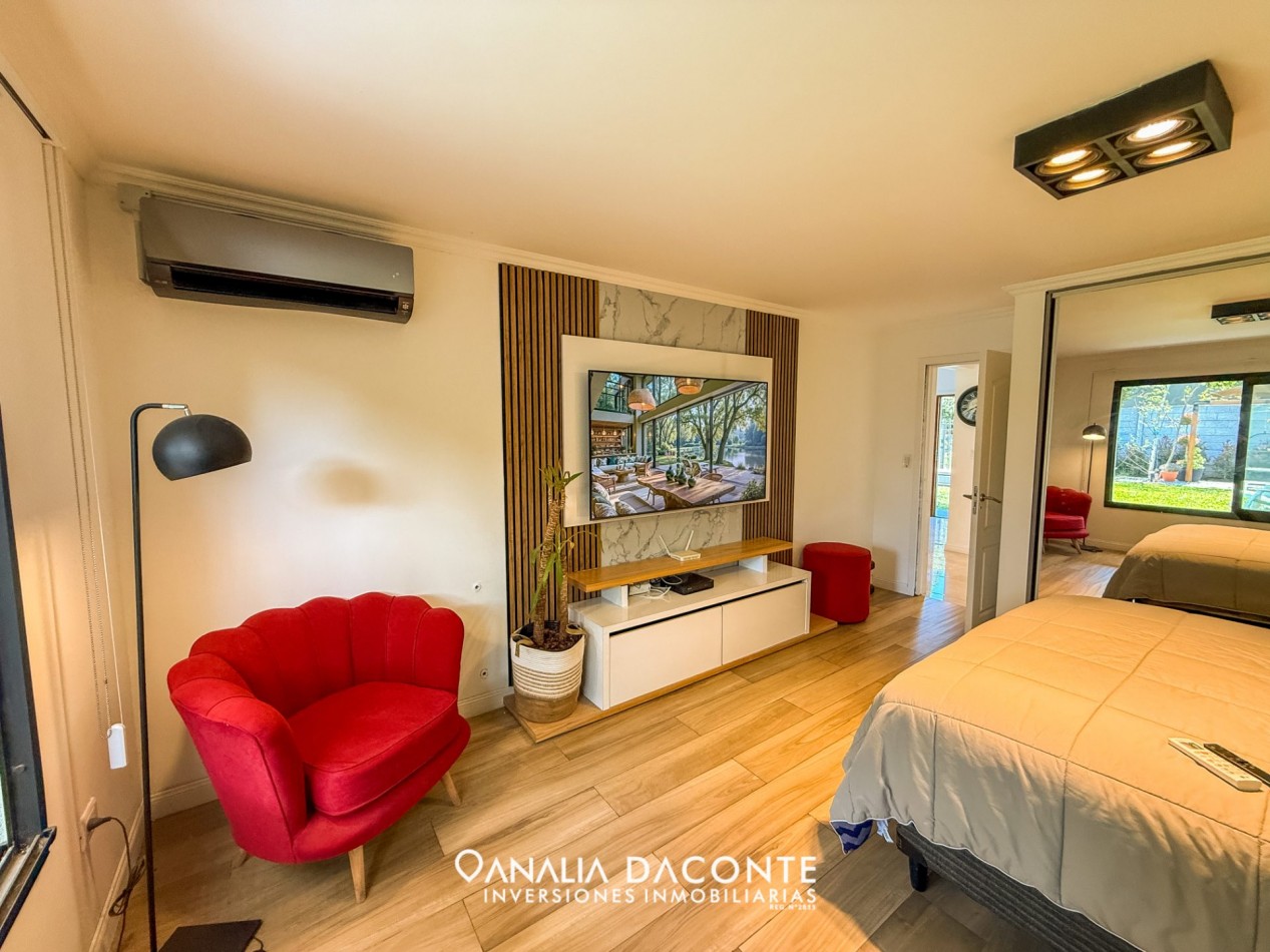 CHALET MINIMALISTA DE 3 AMBIENTES CON GRAN PARQUE Y GARAGE !