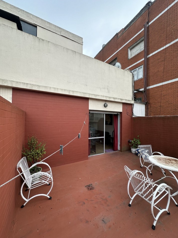 Excelente depto 2 ambientes arenales 2200 con excelente balcon terraza 