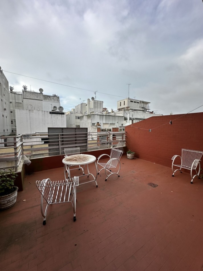 Excelente depto 2 ambientes arenales 2200 con excelente balcon terraza 