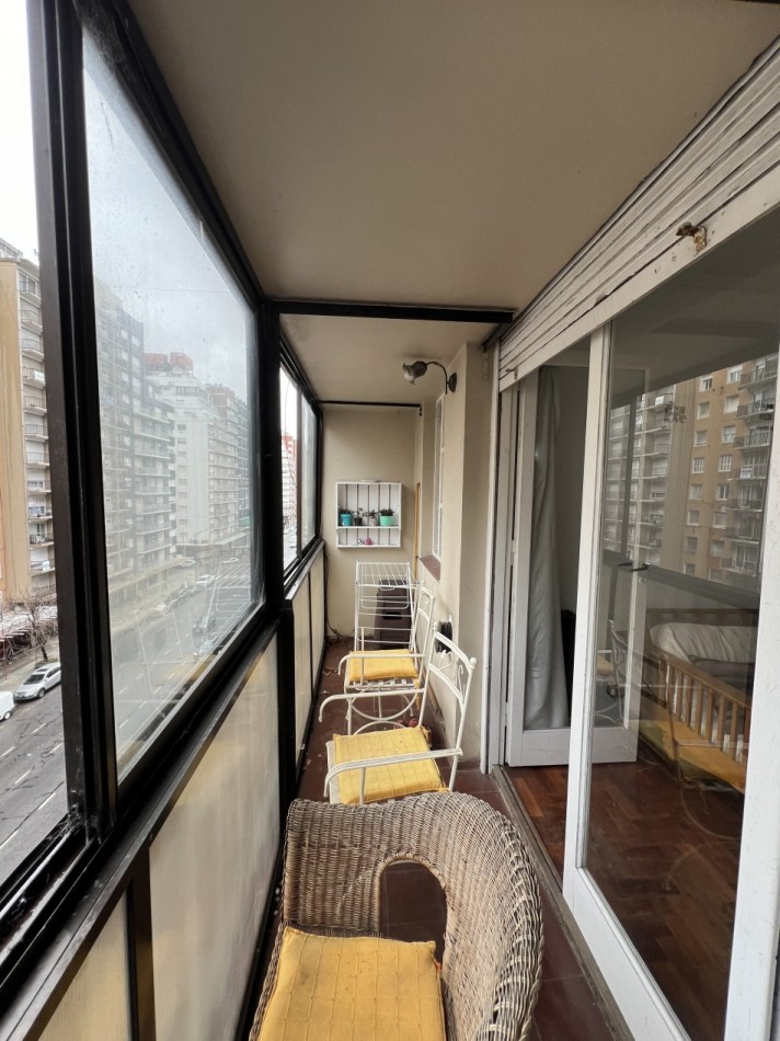 Impecable depto 2 ambientes con balcon a la calle Colon y Lamadrid