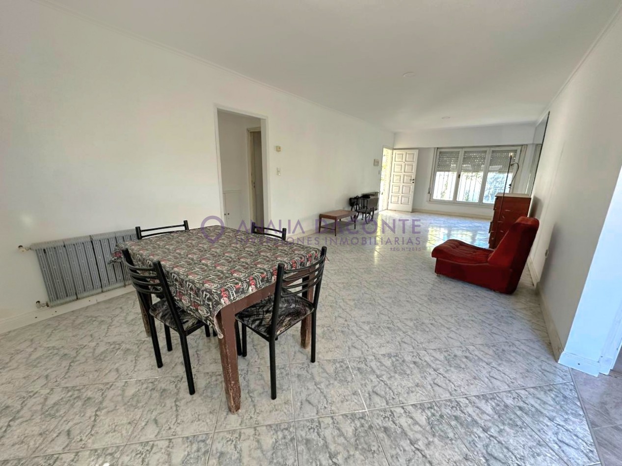 APTO CREDITO.PRECIOSO CHALET 4 AMB. GGE. QUINCHO PARQUE EN BARRIO LOS TILOS. OPORTUNIDAD APTA CREDITO 