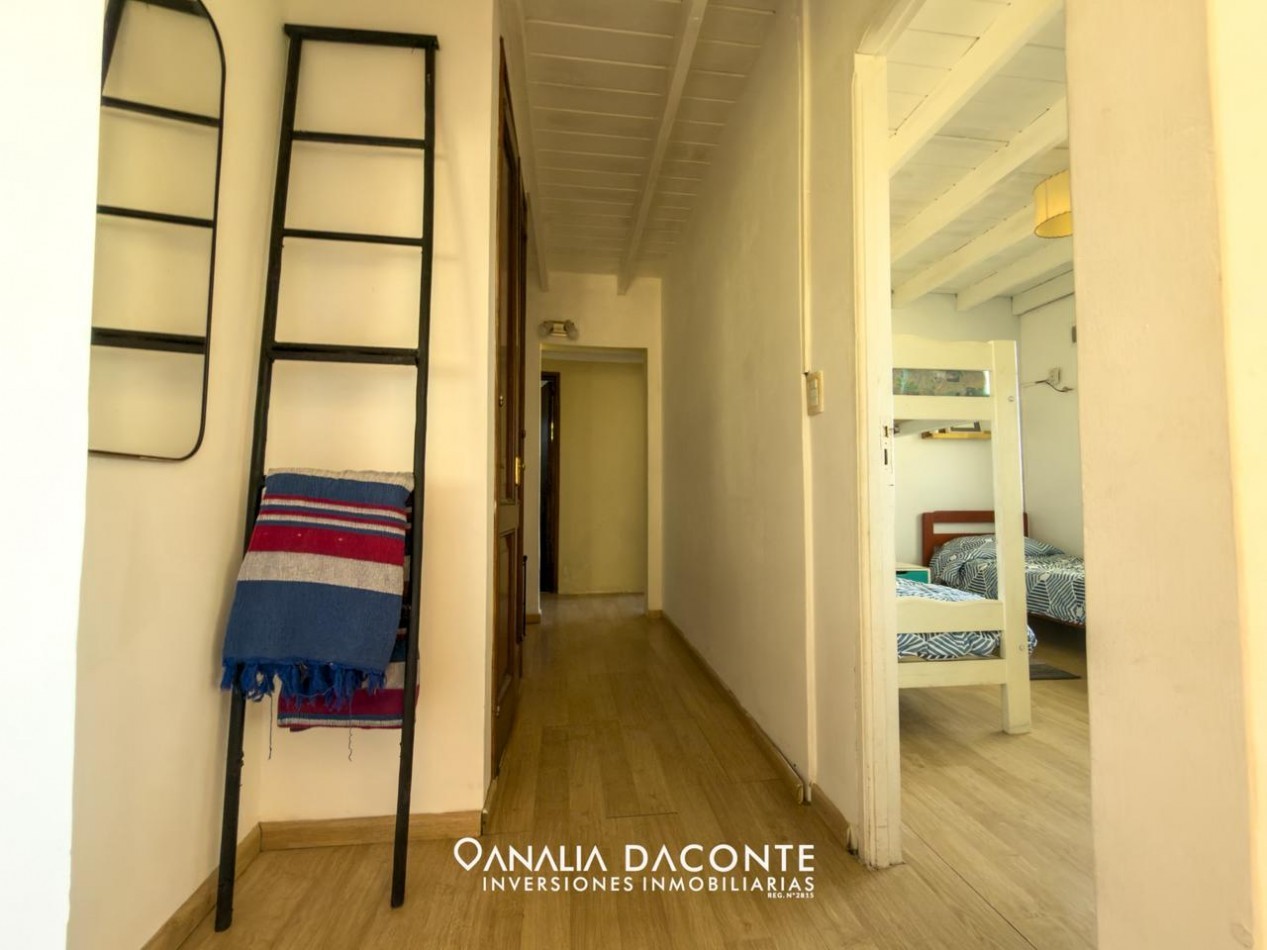 Chalet 4 amb con gran parque quincho y piscina. La Armonia