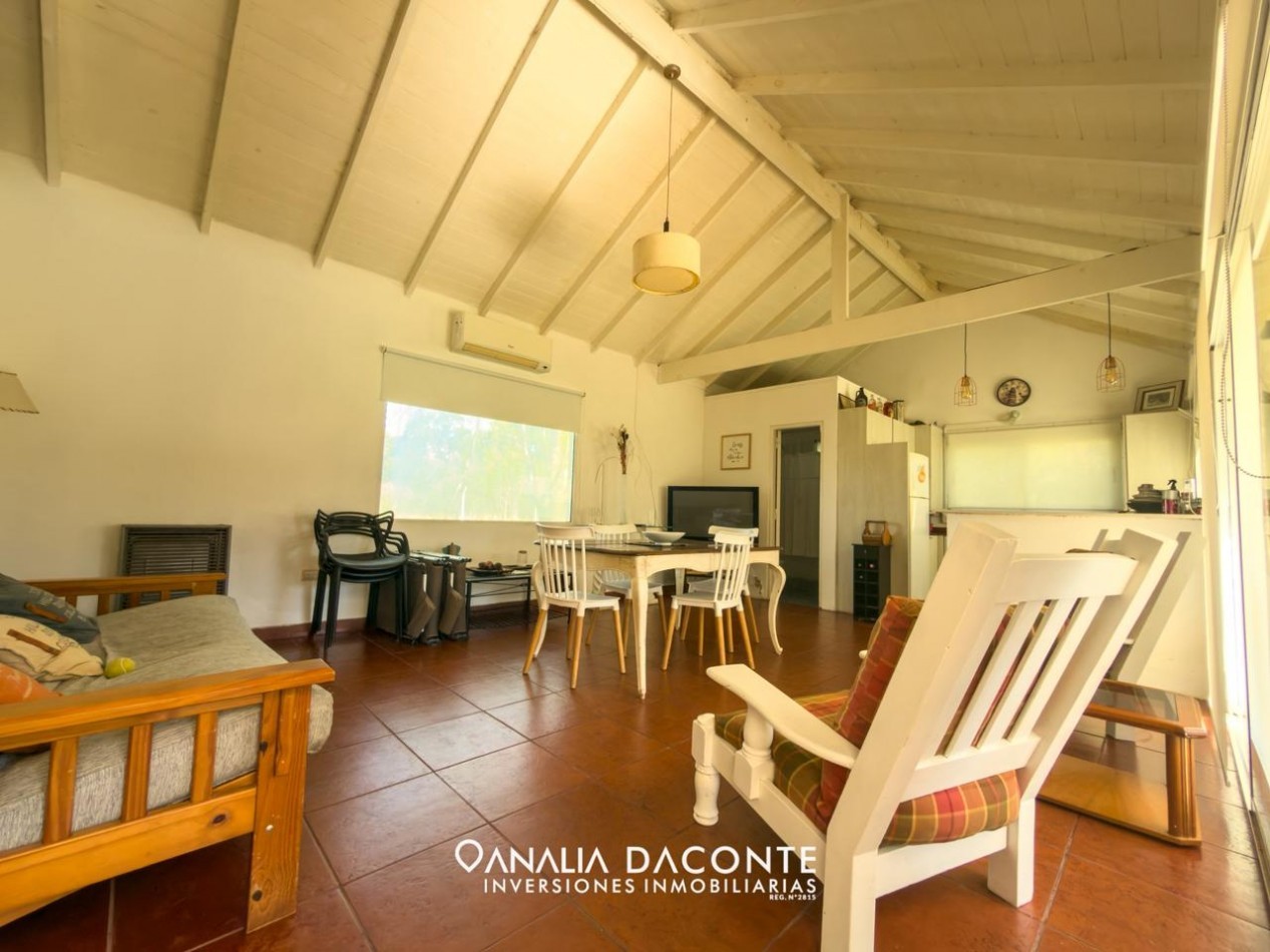Chalet 4 amb con gran parque quincho y piscina. La Armonia