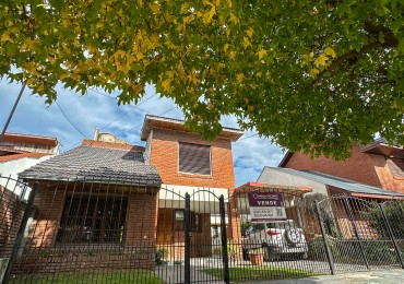 Chalet dividido en 3 unidades con parque en Los Pinares