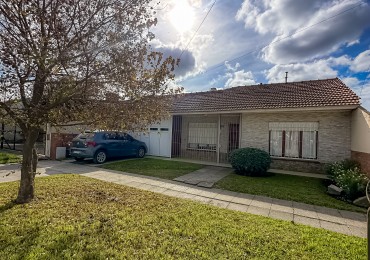 Chalet reciclado 3 amb con gran parque y quincho en San Jeronimo