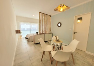 RESERVADO!! Departamento de 1 Ambiente a la calle con balcon frances en edificio MARAL