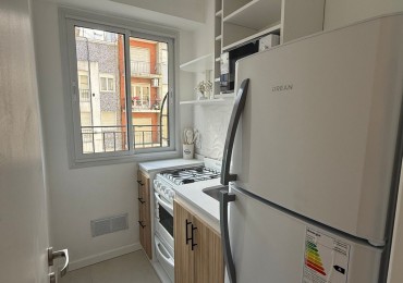 DEPTO 1 AMB  A LA CALLE CON BALCON! ZONA PLAZA COLON