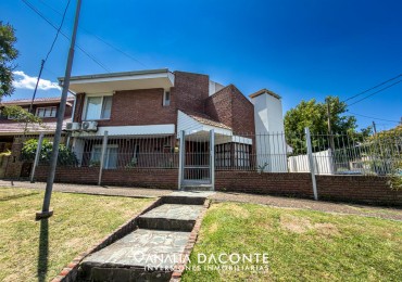IMPONENTE CHALET 5 AMB EN BARRIO SAN CARLOS