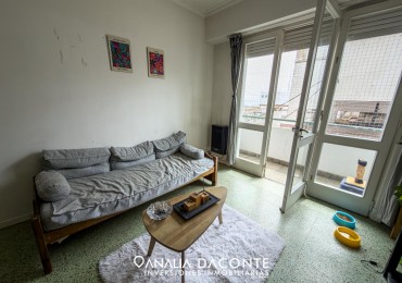 LUMINOSO Y AMPLIO DEPTO 2 AMB SOBRE AV. COLON AL 1500!