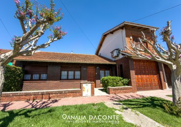 Chalet 4amb Apto credito. Necochea al 5300