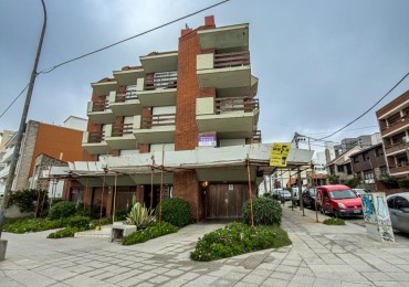 Depto 4 amb  reciclado frente al mar, con balcones y cocherta Santa Fe y la costa