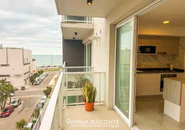 Exclusivo semipiso de 2 amb con vista al mar y cochera. La Perla