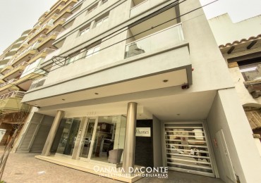 Semipiso de categoria a la a la calle con balcon y baulera. Santa Fe al 2500