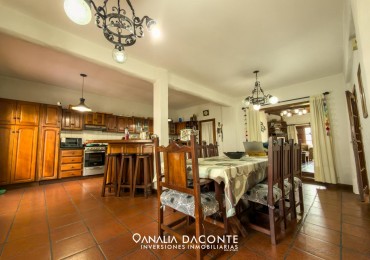 Amplio chalet 5 amb. Ituzaingo y Malvinas