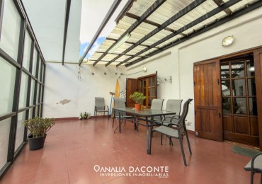 Amplio chalet 5 amb. Ituzaingo y Malvinas