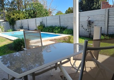 Moderna casa 3 amb en San Patricio con piscina, garage y terraza