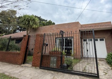 Impecable chalet sobre lote propio. Los Pinares
